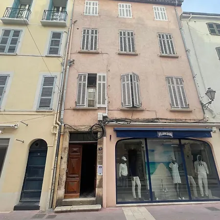 La De Gambetta Апартаменти *